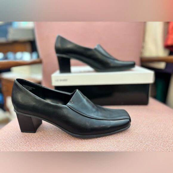 Liz Baker Millie Black 8M heels 2" - Picture 3 of 6